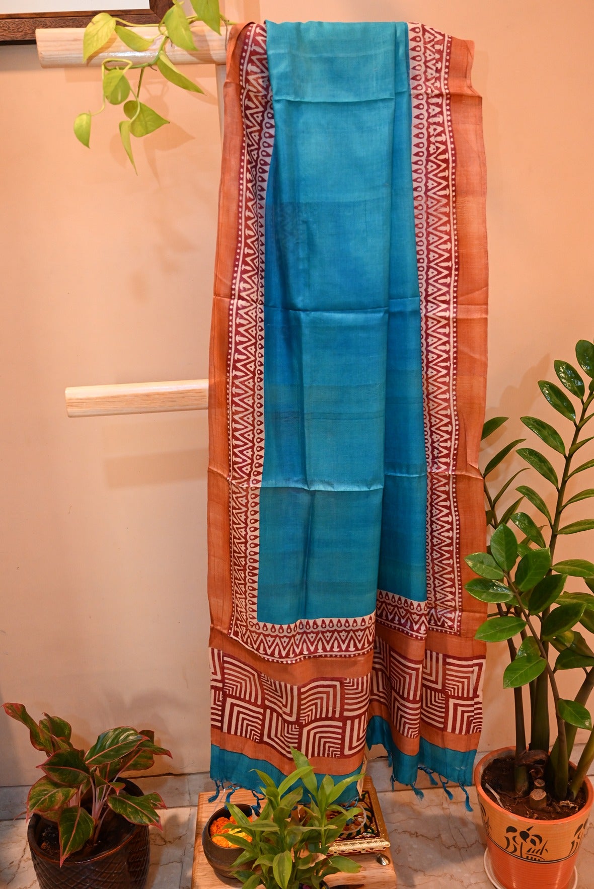 Tussar silk Dupatta geometric print and tassels on side borders