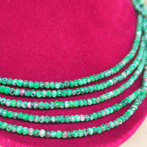 Green metal beads-layered Necklace