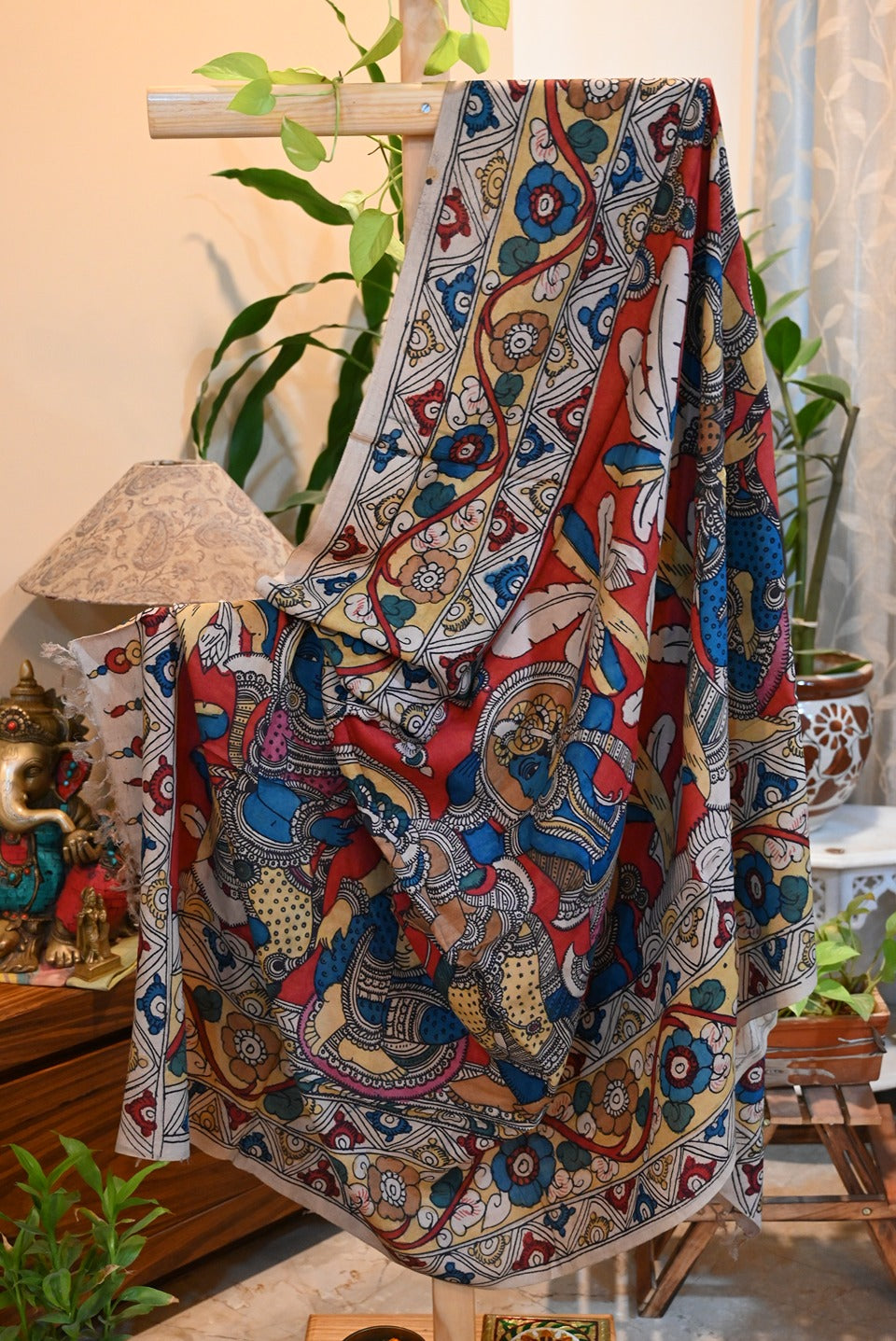 Hand -painted Kalamkari Dupatta with dancing dolls