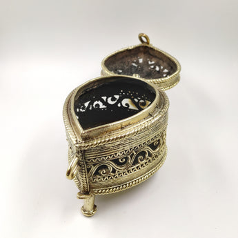 Paan Shaped Dokra Box